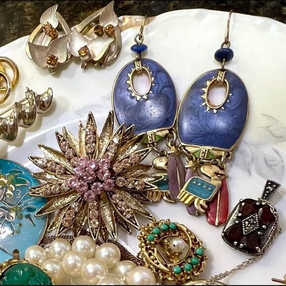 Vintage Estate Costume Jewelry 5 LB Lots, Signed And Unsigned, All wearable - Picture 6 of 16